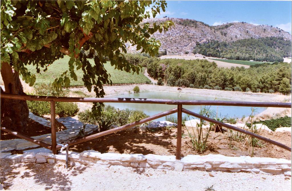 Agriturismo Tenute Pispisa Segesta كالاتافيمي المظهر الخارجي الصورة